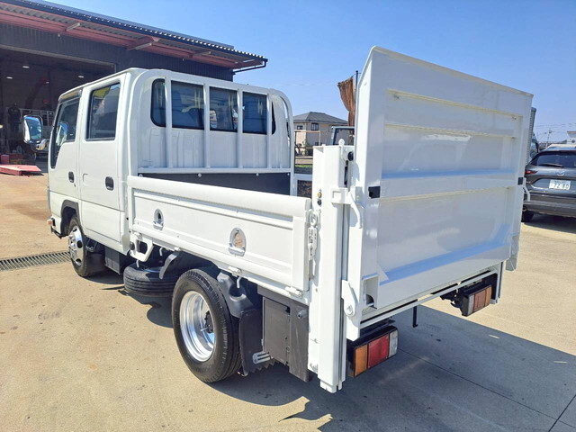 いすゞエルフダブルキャブ（Wキャブ）小型（2t・3t）[写真02]