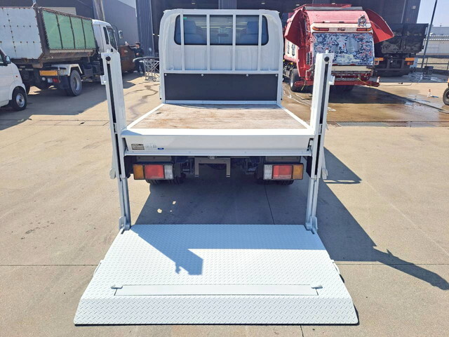 いすゞエルフダブルキャブ（Wキャブ）小型（2t・3t）[写真23]