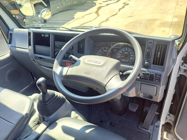 いすゞエルフダブルキャブ（Wキャブ）小型（2t・3t）[写真27]
