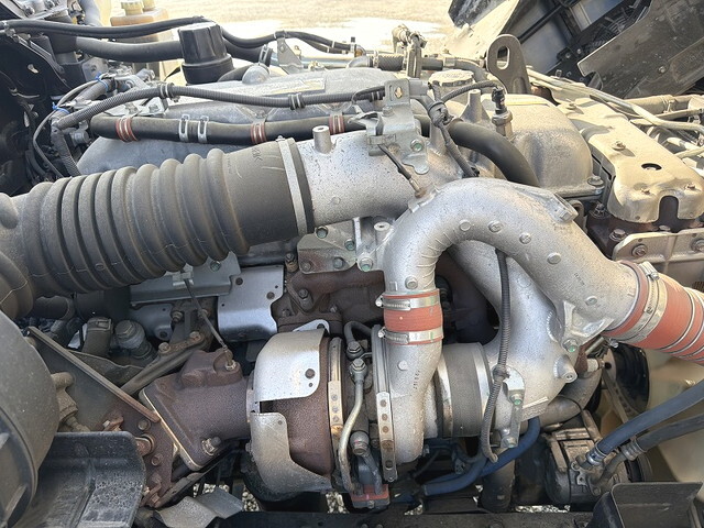 いすゞギガアルミウイング大型（10t）[写真17]