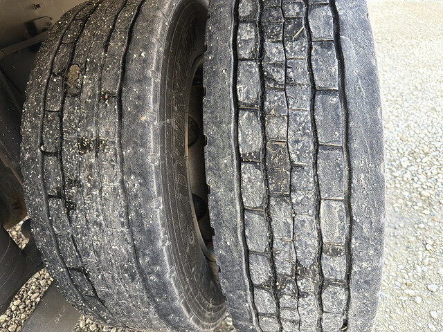 いすゞギガアルミウイング大型（10t）[写真19]