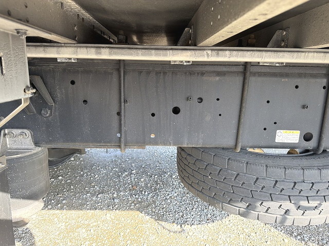 いすゞギガアルミウイング大型（10t）[写真23]