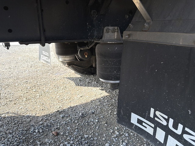 いすゞギガアルミウイング大型（10t）[写真25]
