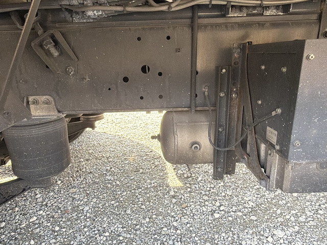 いすゞギガアルミウイング大型（10t）[写真26]