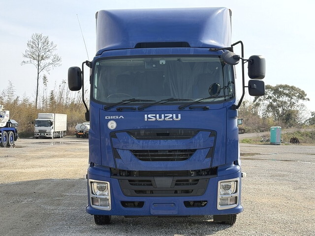 いすゞギガアルミウイング大型（10t）[写真03]