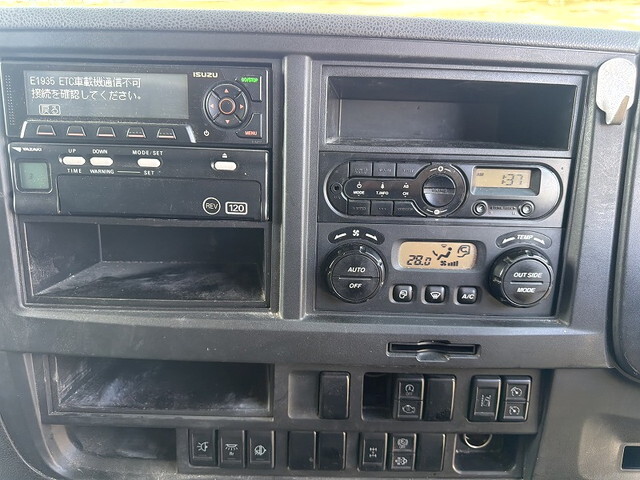 いすゞギガアルミウイング大型（10t）[写真33]