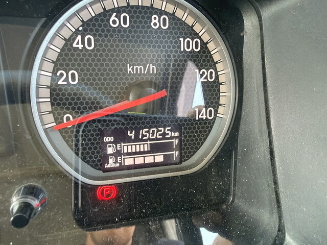 いすゞギガアルミウイング大型（10t）[写真37]