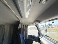 いすゞギガアルミウイング大型（10t）[写真40]