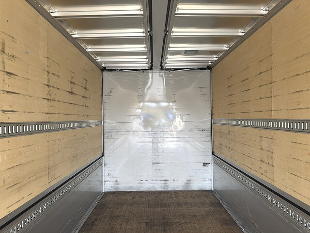 いすゞギガアルミウイング大型（10t）[写真13]