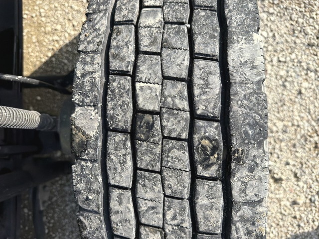 いすゞギガアルミウイング大型（10t）[写真17]