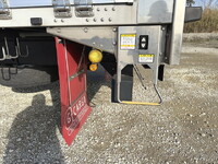 いすゞギガアルミウイング大型（10t）[写真24]