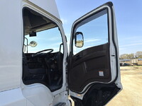 いすゞギガアルミウイング大型（10t）[写真29]