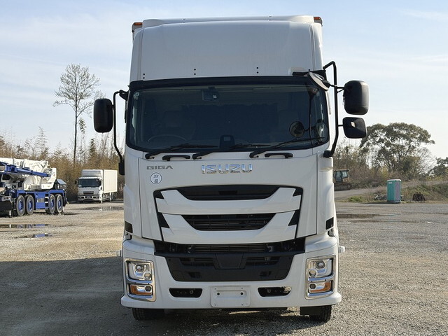 いすゞギガアルミウイング大型（10t）[写真03]