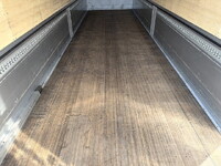 いすゞギガアルミウイング大型（10t）[写真10]