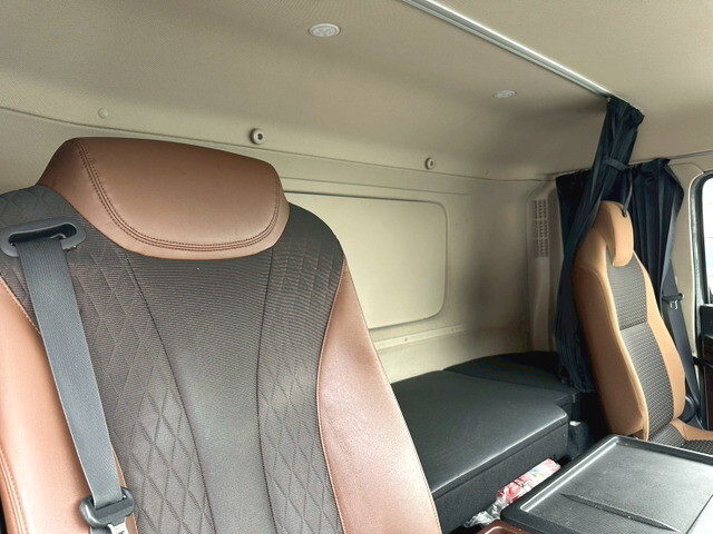 日野プロフィアアルミウイング大型（10t）[写真22]