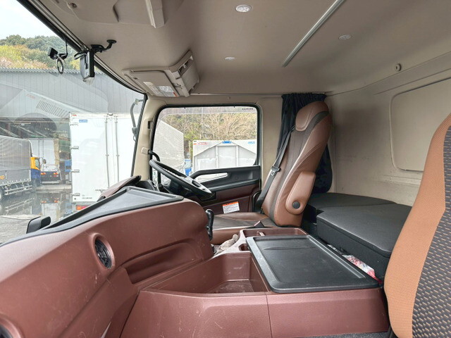 日野プロフィアアルミウイング大型（10t）[写真23]