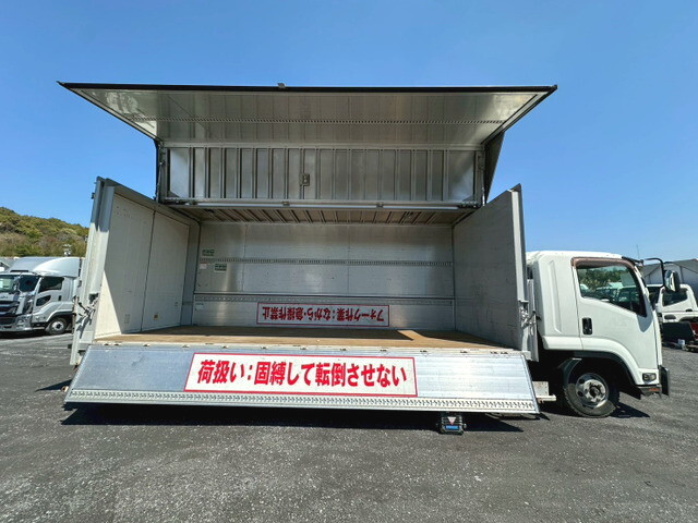 いすゞフォワードアルミウイング中型（4t）[写真10]
