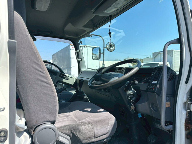 いすゞフォワードアルミウイング中型（4t）[写真22]