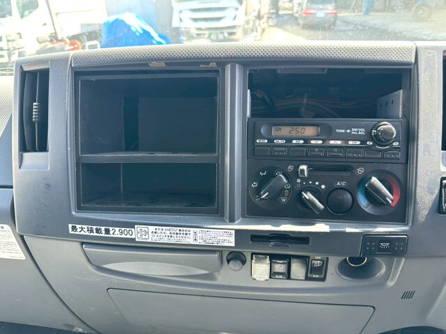 いすゞフォワードアルミウイング中型（4t）[写真28]