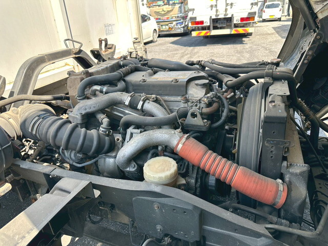 いすゞフォワードアルミウイング中型（4t）[写真32]