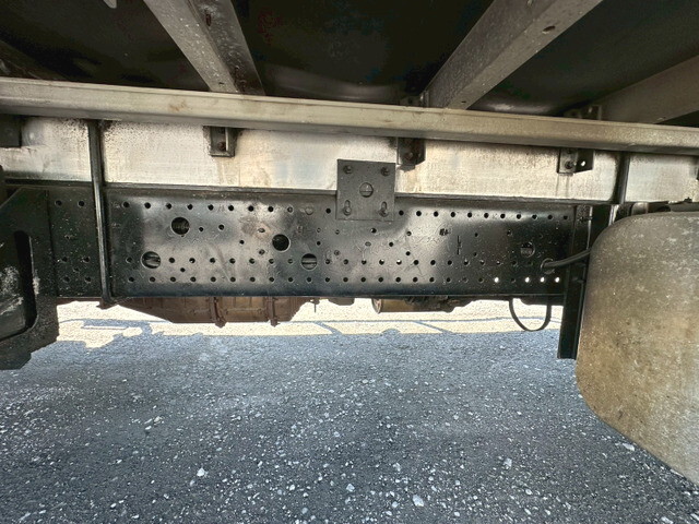 いすゞフォワードアルミウイング中型（4t）[写真36]