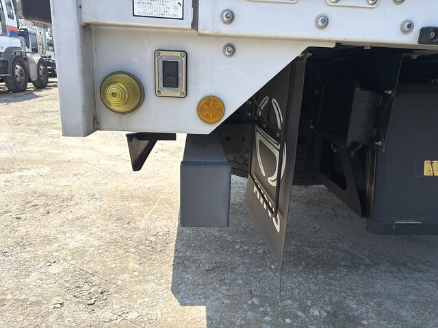 日野プロフィアアルミウイング大型（10t）[写真26]