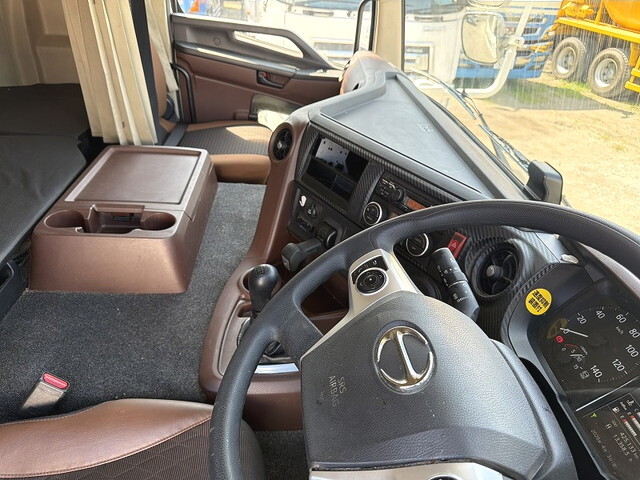 日野プロフィアアルミウイング大型（10t）[写真31]