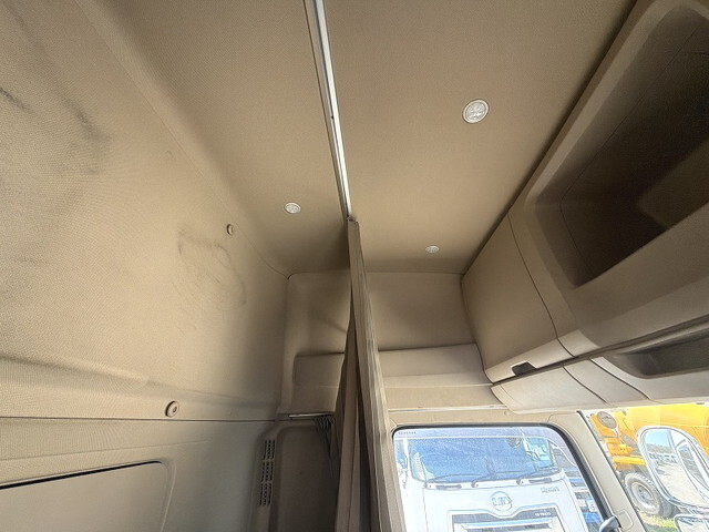 日野プロフィアアルミウイング大型（10t）[写真38]