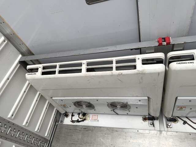 三菱ふそうスーパーグレート冷蔵冷凍ウイング大型（10t）[写真15]