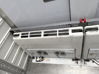 三菱ふそうスーパーグレート冷蔵冷凍ウイング大型（10t）[写真16]