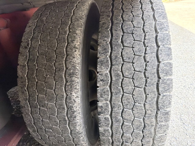 三菱ふそうスーパーグレート冷蔵冷凍ウイング大型（10t）[写真21]