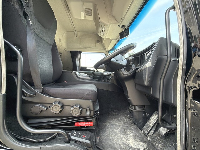 三菱ふそうスーパーグレート冷蔵冷凍ウイング大型（10t）[写真31]