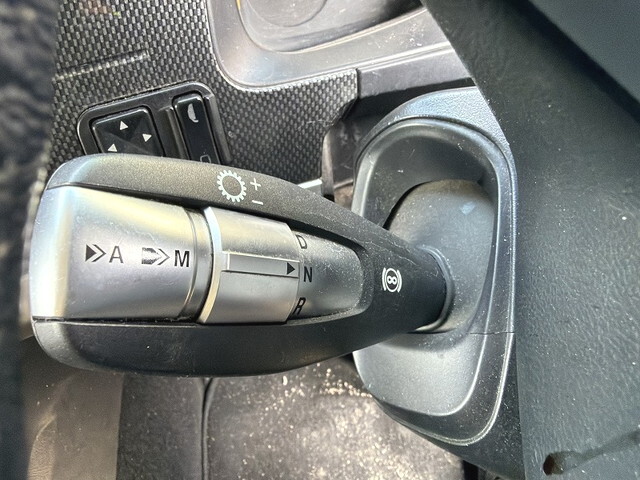 三菱ふそうスーパーグレート冷蔵冷凍ウイング大型（10t）[写真36]