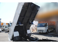 いすゞエルフダンプ小型（2t・3t）[写真15]