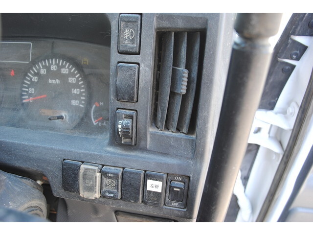 いすゞエルフダンプ小型（2t・3t）[写真33]