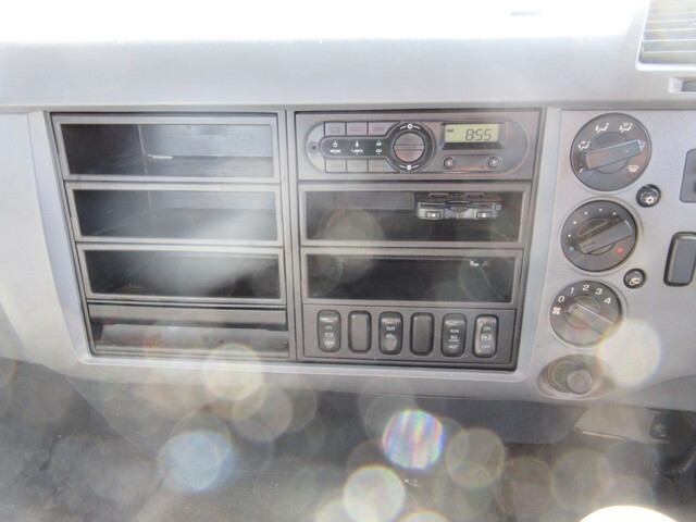 三菱ふそうファイタークレーン5段中型（4t）[写真15]