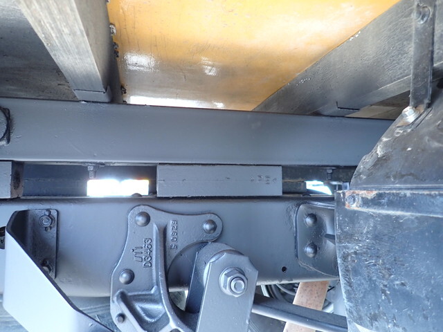 いすゞエルフクレーン3段小型（2t・3t）[写真11]