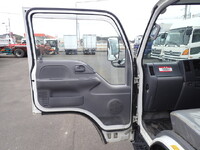 いすゞエルフクレーン3段小型（2t・3t）[写真33]