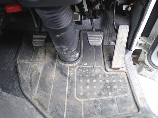 いすゞエルフクレーン3段小型（2t・3t）[写真35]