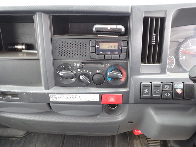 いすゞエルフクレーン3段小型（2t・3t）[写真36]