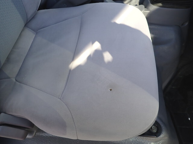 いすゞエルフクレーン3段小型（2t・3t）[写真39]