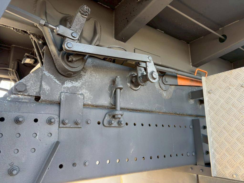 日野プロフィア深ダンプ（土砂禁ダンプ）大型（10t）[写真14]