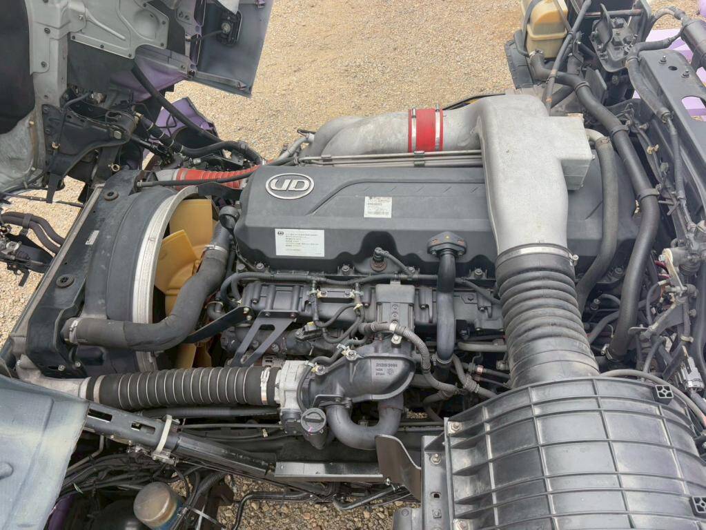 UDトラックスクオンバキュームカー大型（10t）[写真15]