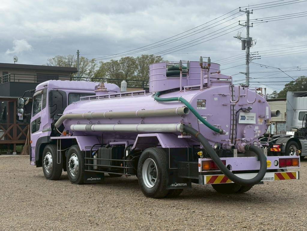 UDトラックスクオンバキュームカー大型（10t）[写真03]