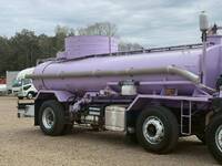 UDトラックスクオンバキュームカー大型（10t）[写真06]