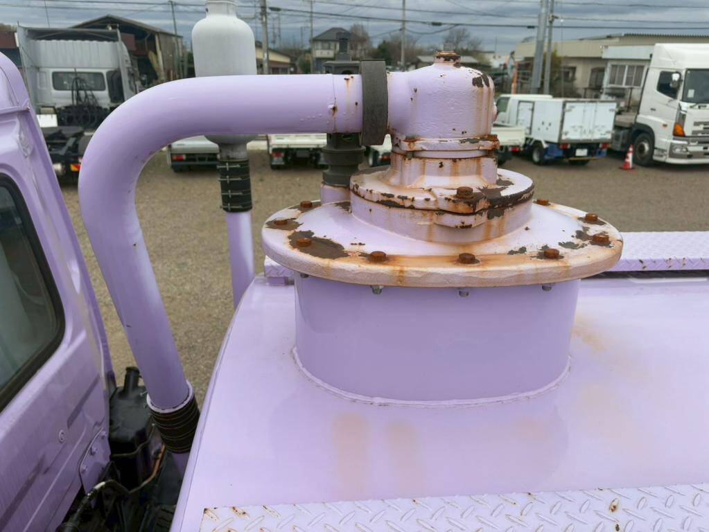 UDトラックスクオンバキュームカー大型（10t）[写真07]