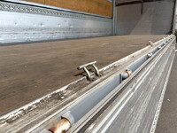 いすゞフォワードアルミウイング中型（4t）[写真28]