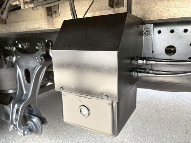 いすゞフォワードアルミウイング中型（4t）[写真32]