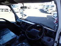 日野デュトロダブルキャブ（Wキャブ）小型（2t・3t）[写真21]