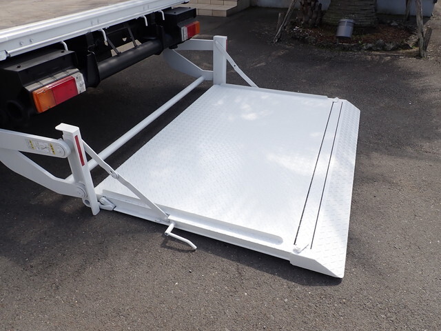 日野デュトロダブルキャブ（Wキャブ）小型（2t・3t）[写真09]